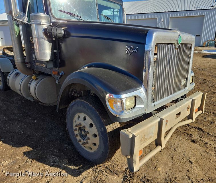 image for item EB1228 1999 International 9900 semi truck