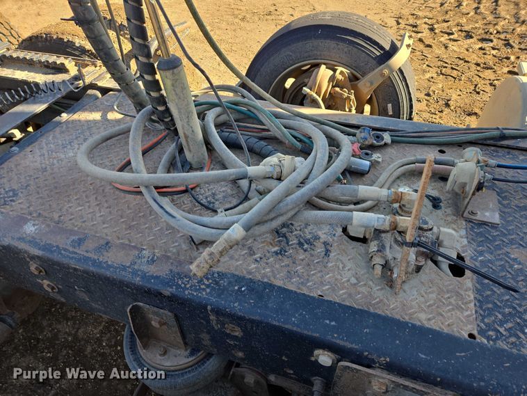 image for item EB1228 1999 International 9900 semi truck