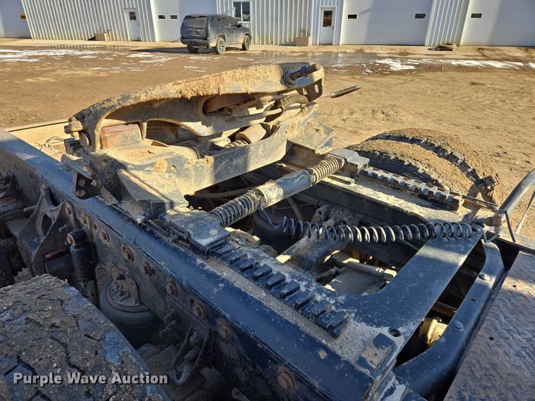 image for item EB1228 1999 International 9900 semi truck