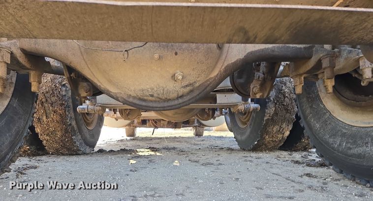 image for item EB1228 1999 International 9900 semi truck