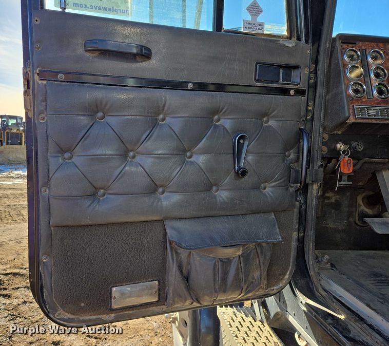 image for item EB1228 1999 International 9900 semi truck