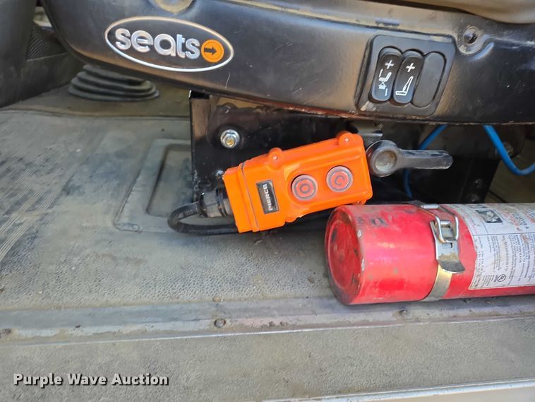 image for item EB1228 1999 International 9900 semi truck