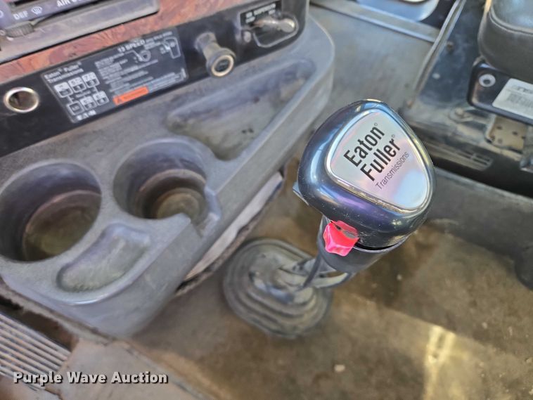 image for item EB1228 1999 International 9900 semi truck