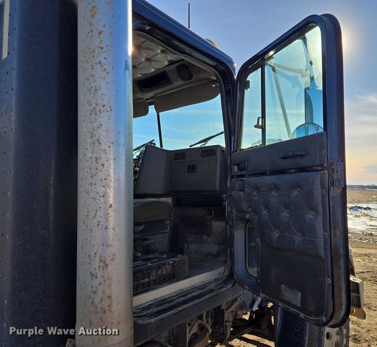 image for item EB1228 1999 International 9900 semi truck