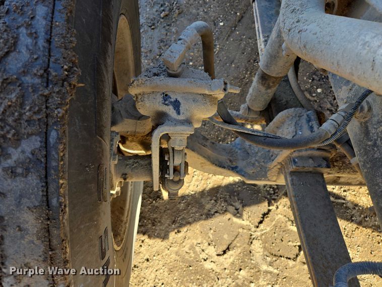 image for item EB1228 1999 International 9900 semi truck