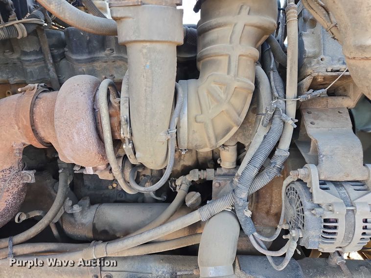 image for item EB1228 1999 International 9900 semi truck