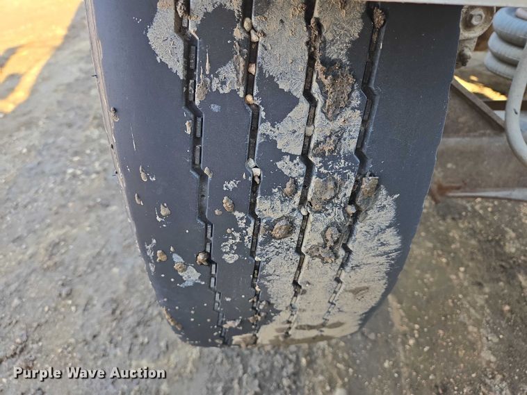 image for item EB1228 1999 International 9900 semi truck