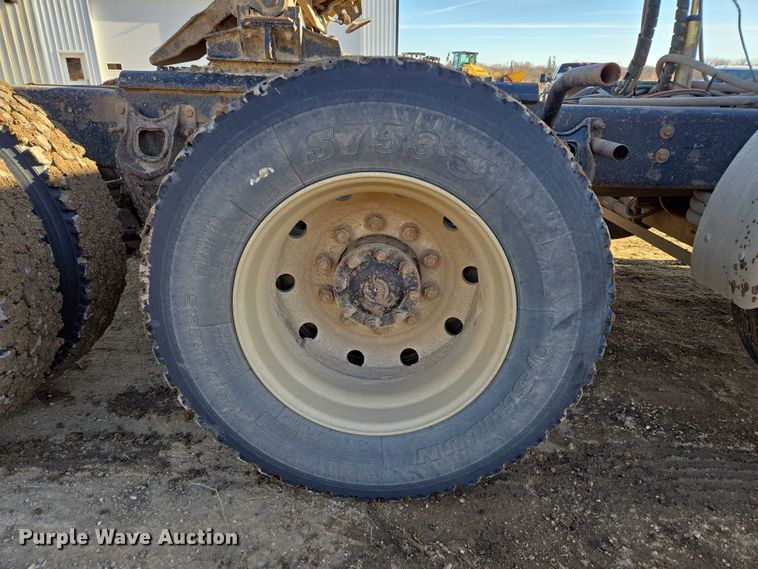 image for item EB1228 1999 International 9900 semi truck