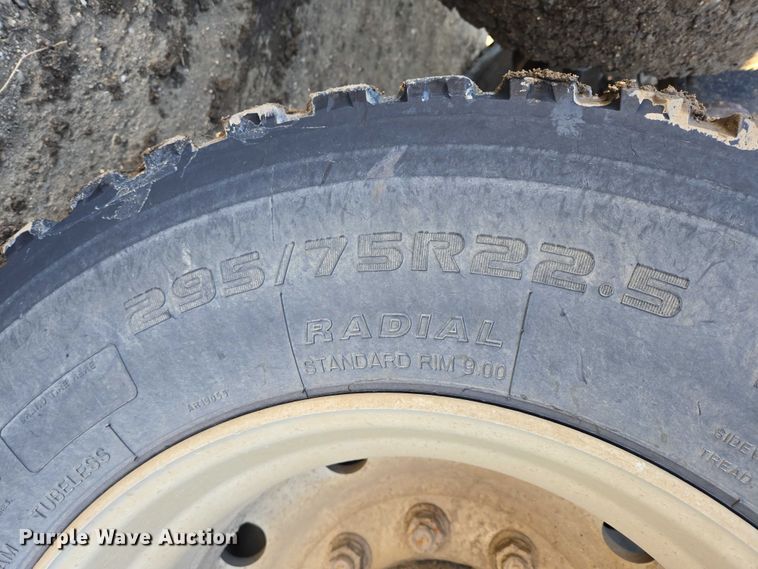 image for item EB1228 1999 International 9900 semi truck