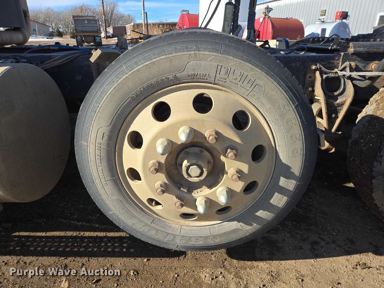 image for item EB1228 1999 International 9900 semi truck