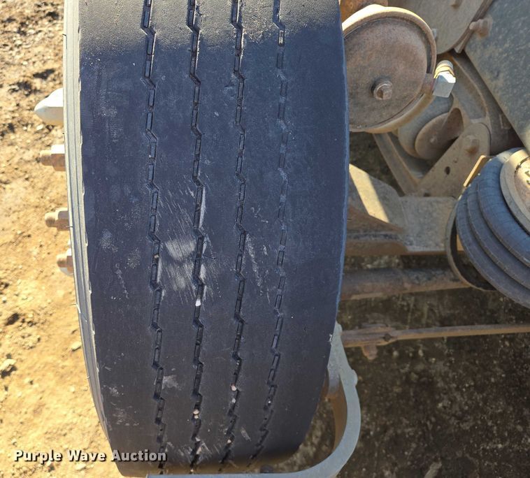 image for item EB1228 1999 International 9900 semi truck