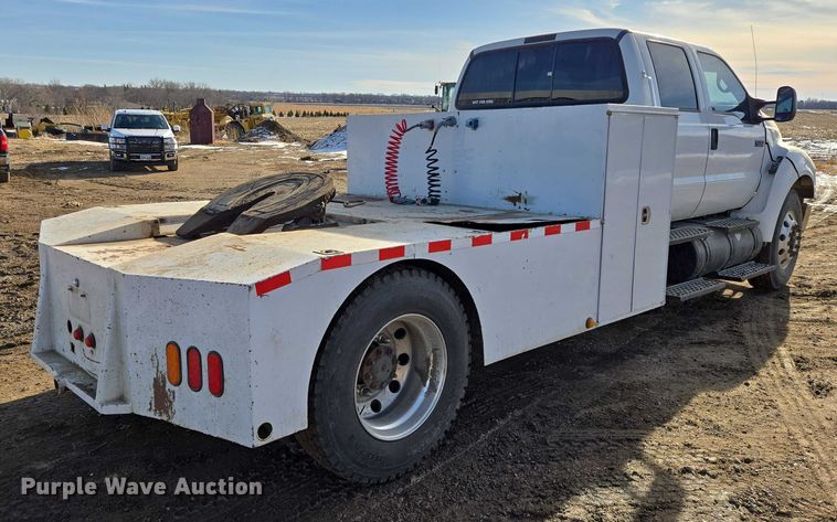 image for item EB1229 2007 Ford F750 semi truck