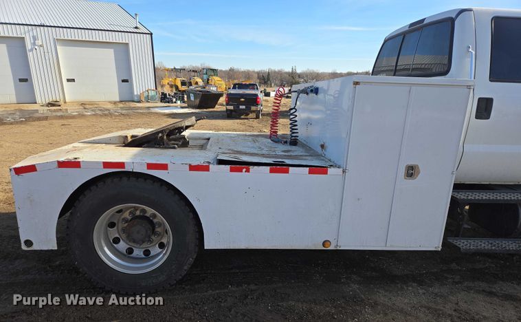 image for item EB1229 2007 Ford F750 semi truck