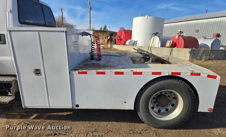 image for item EB1229 2007 Ford F750 semi truck