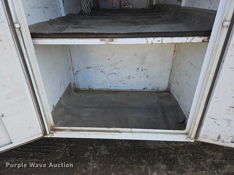 image for item EB1229 2007 Ford F750 semi truck