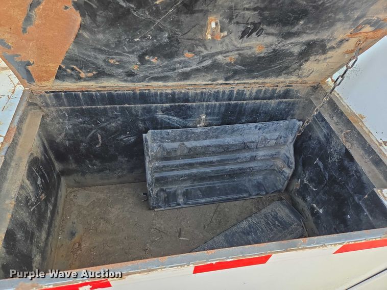 image for item EB1229 2007 Ford F750 semi truck