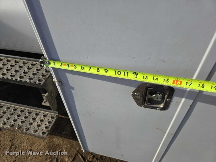 image for item EB1229 2007 Ford F750 semi truck