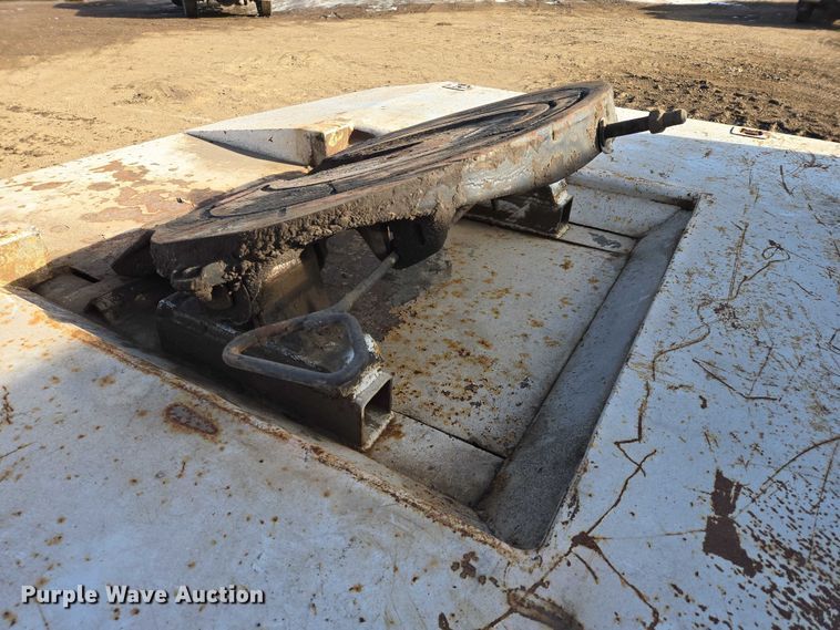 image for item EB1229 2007 Ford F750 semi truck