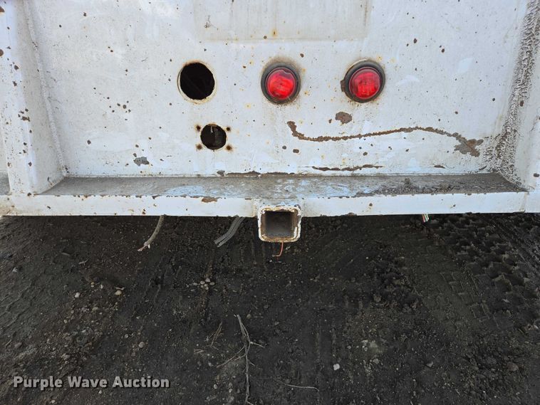 image for item EB1229 2007 Ford F750 semi truck