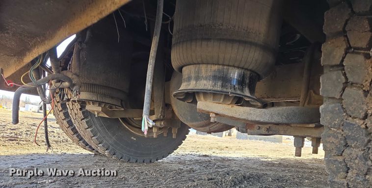 image for item EB1229 2007 Ford F750 semi truck