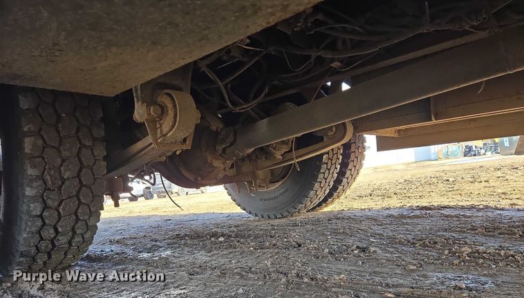 image for item EB1229 2007 Ford F750 semi truck