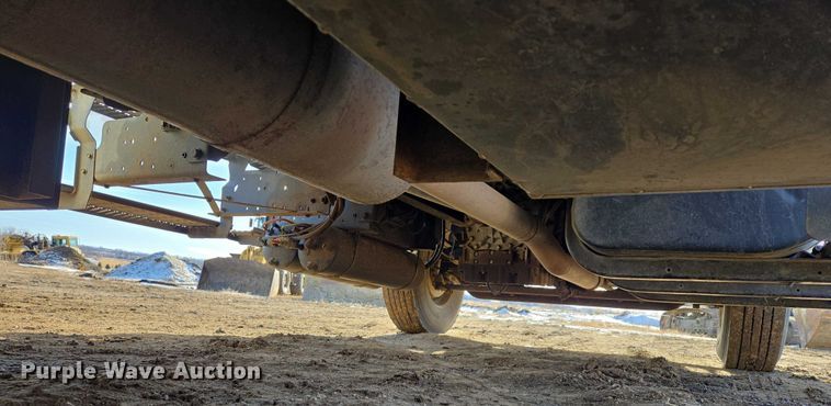 image for item EB1229 2007 Ford F750 semi truck