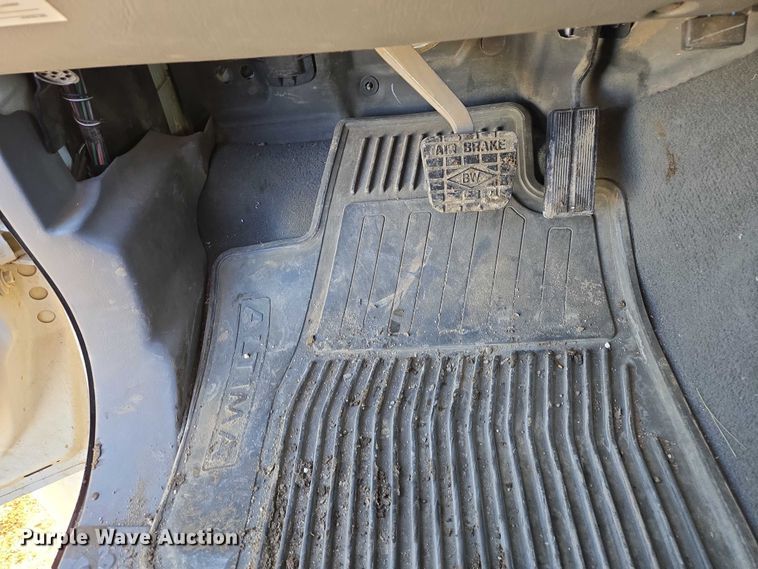 image for item EB1229 2007 Ford F750 semi truck