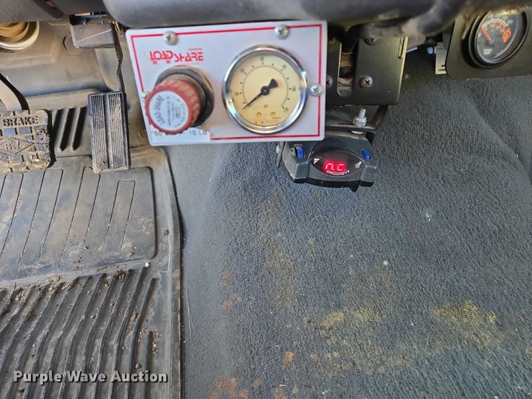 image for item EB1229 2007 Ford F750 semi truck