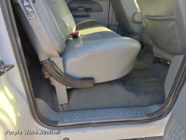 image for item EB1229 2007 Ford F750 semi truck