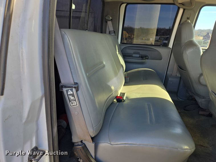 image for item EB1229 2007 Ford F750 semi truck