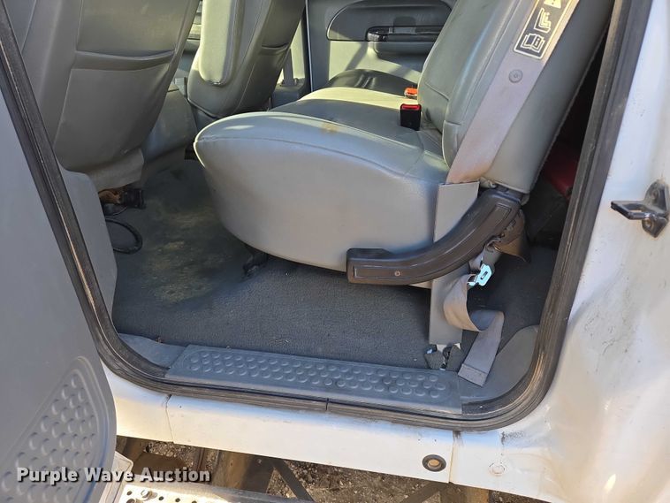 image for item EB1229 2007 Ford F750 semi truck