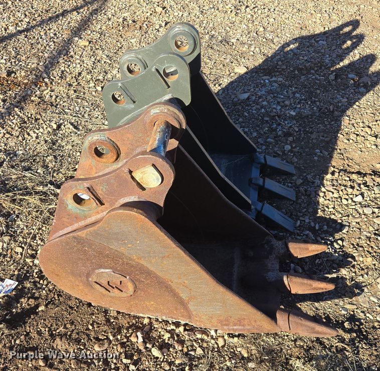 image for item EB1246 (2) Wacker-Neuson Wacker 28Z3 excavator buckets