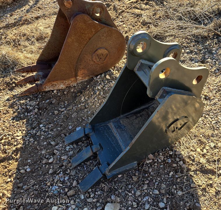 image for item EB1246 (2) Wacker-Neuson Wacker 28Z3 excavator buckets