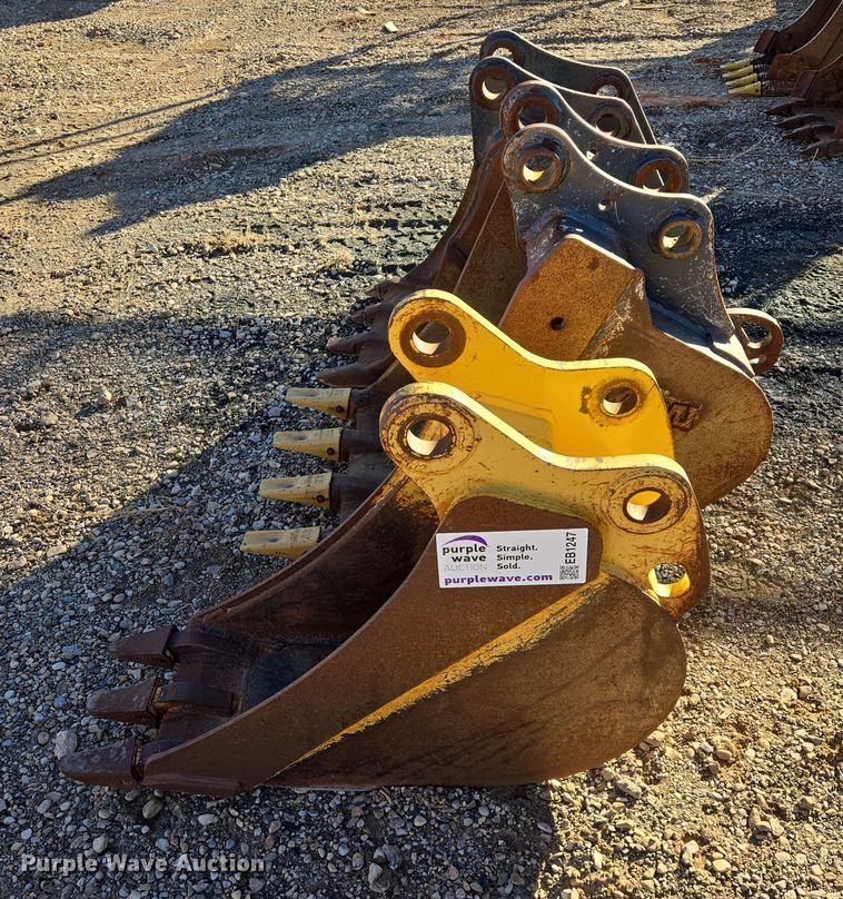 image for item EB1247 (3) excavator buckets