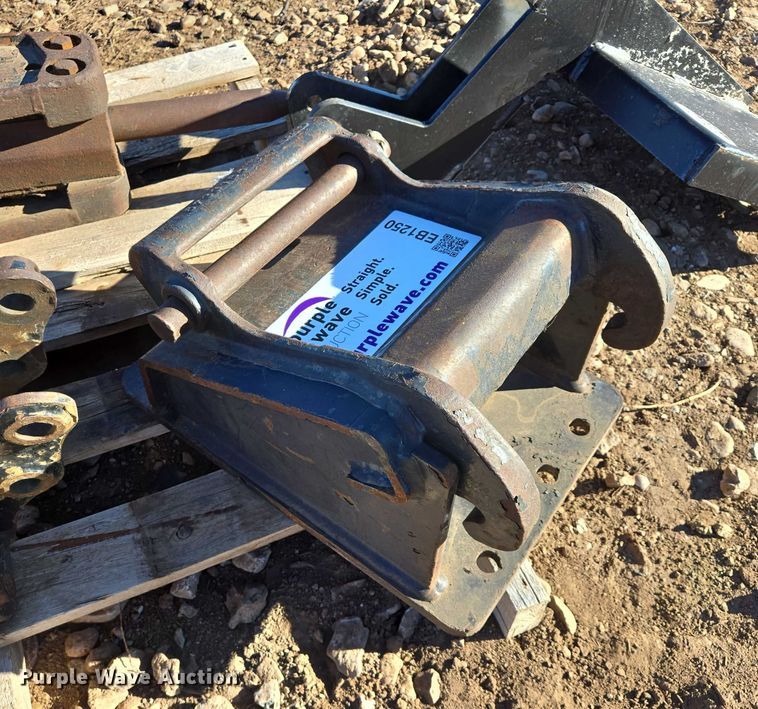 image for item EB1250 (2) Caterpillar breakers