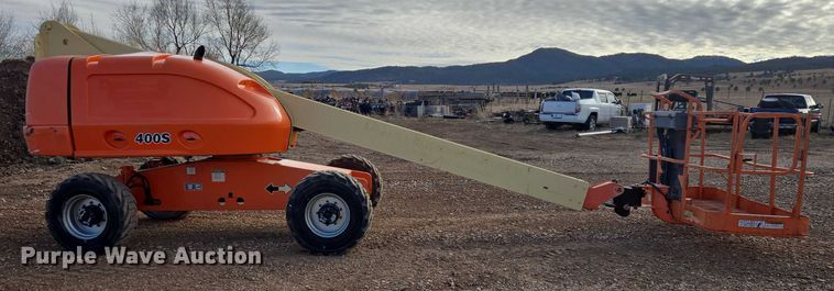 image for item EB1251 2006 JLG 400S boom lift