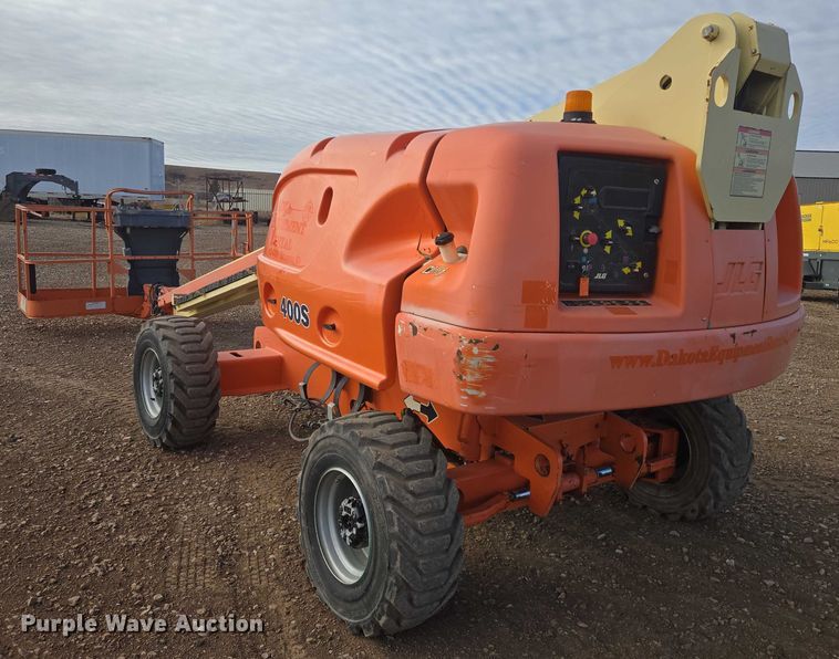 image for item EB1251 2006 JLG 400S boom lift