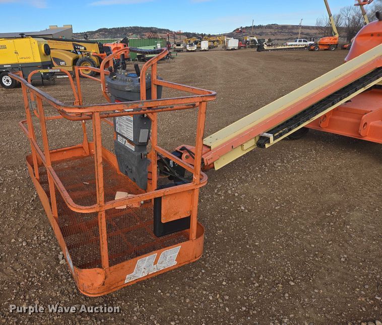 image for item EB1251 2006 JLG 400S boom lift
