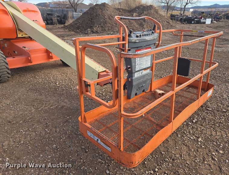 image for item EB1251 2006 JLG 400S boom lift