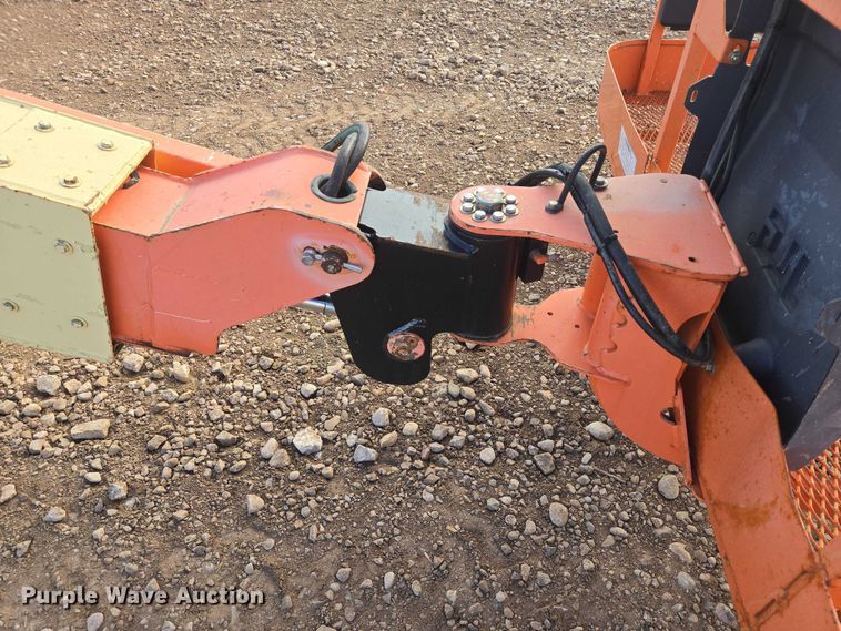 image for item EB1251 2006 JLG 400S boom lift