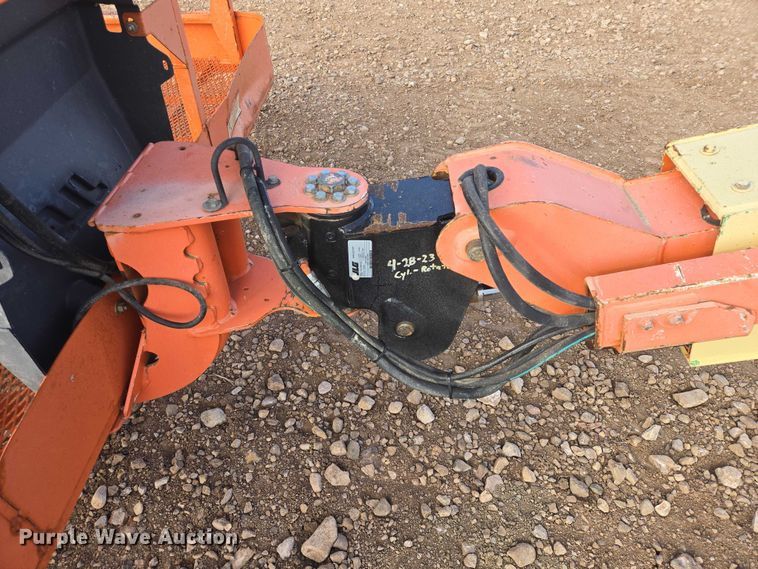 image for item EB1251 2006 JLG 400S boom lift