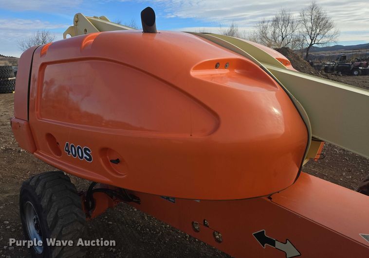 image for item EB1251 2006 JLG 400S boom lift