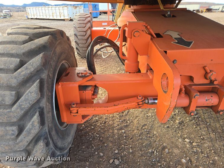 image for item EB1251 2006 JLG 400S boom lift