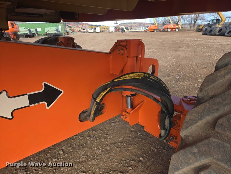image for item EB1251 2006 JLG 400S boom lift