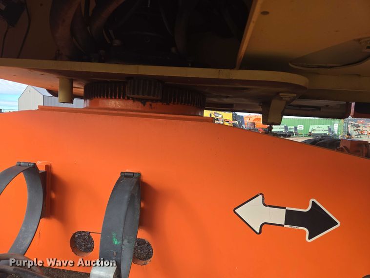 image for item EB1251 2006 JLG 400S boom lift