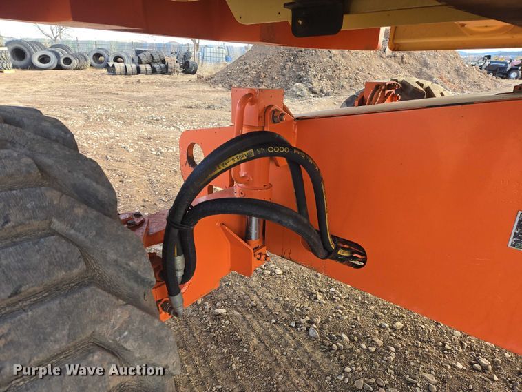 image for item EB1251 2006 JLG 400S boom lift