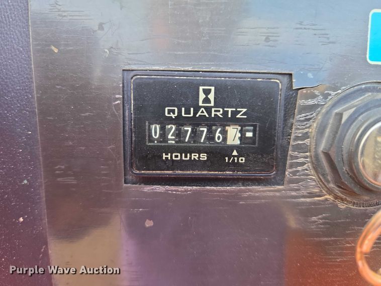 image for item EB1251 2006 JLG 400S boom lift