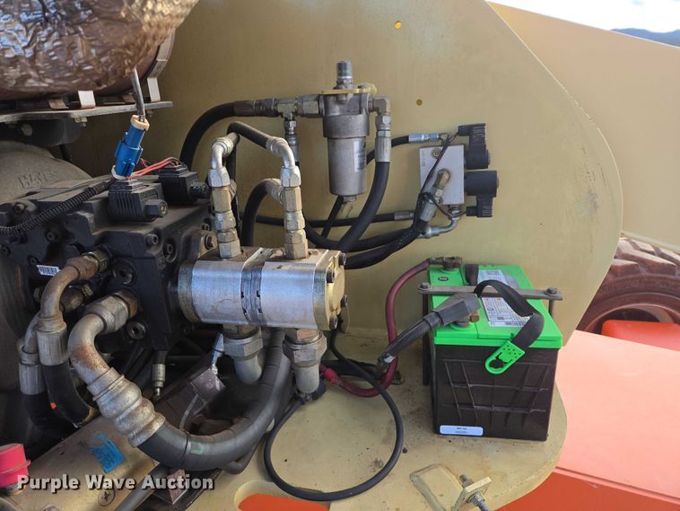 image for item EB1251 2006 JLG 400S boom lift