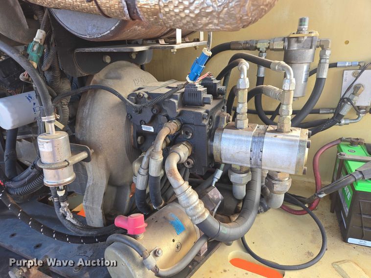 image for item EB1251 2006 JLG 400S boom lift