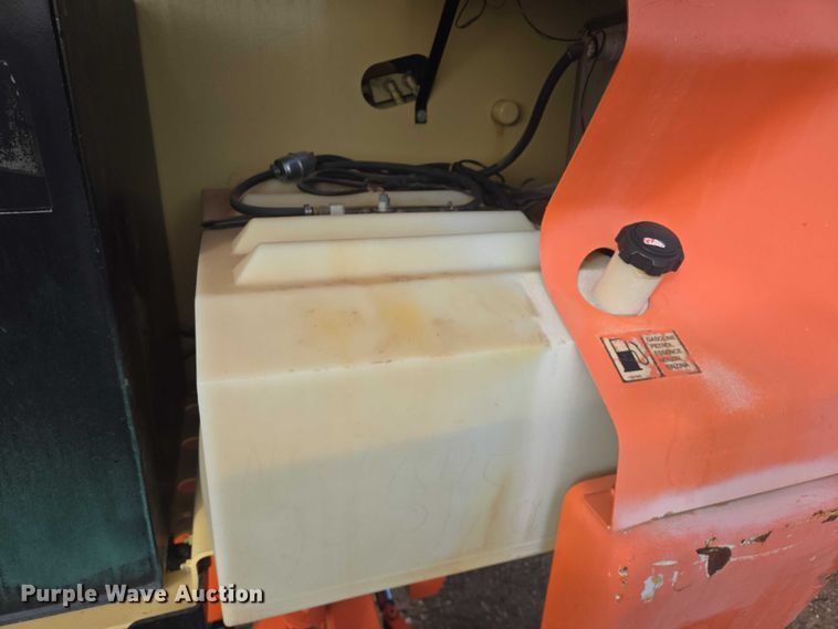 image for item EB1251 2006 JLG 400S boom lift